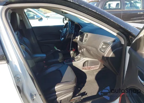 2018 Jeep Compass Trailhawk 4X4 from USA, damaged, VIN 3C4NJDDB9JT465595